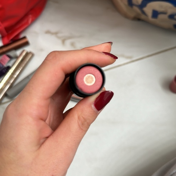 NUDESTIX
NUDIES Matte + Glow Core All Over Face Blush Color - Picture 2 of 5